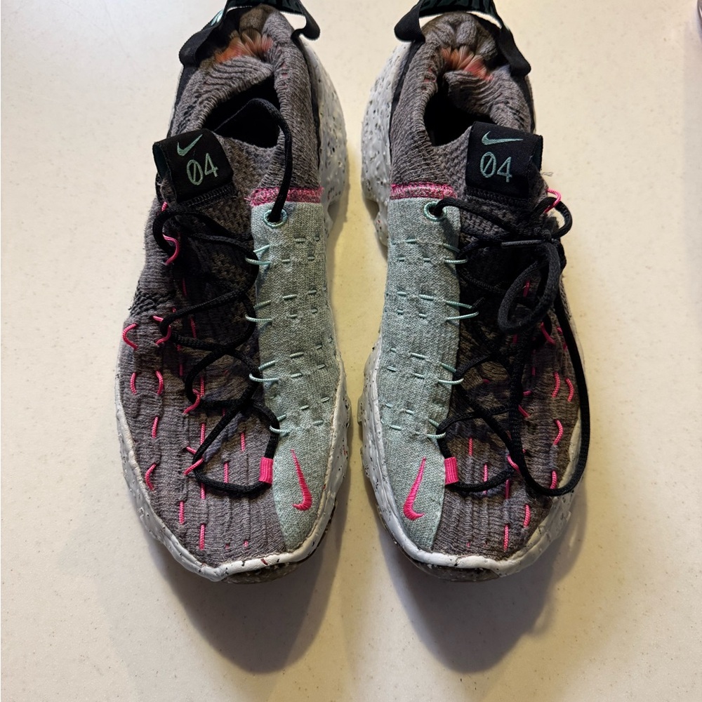 Nike Women's Gray and Pink Athletic Shoes